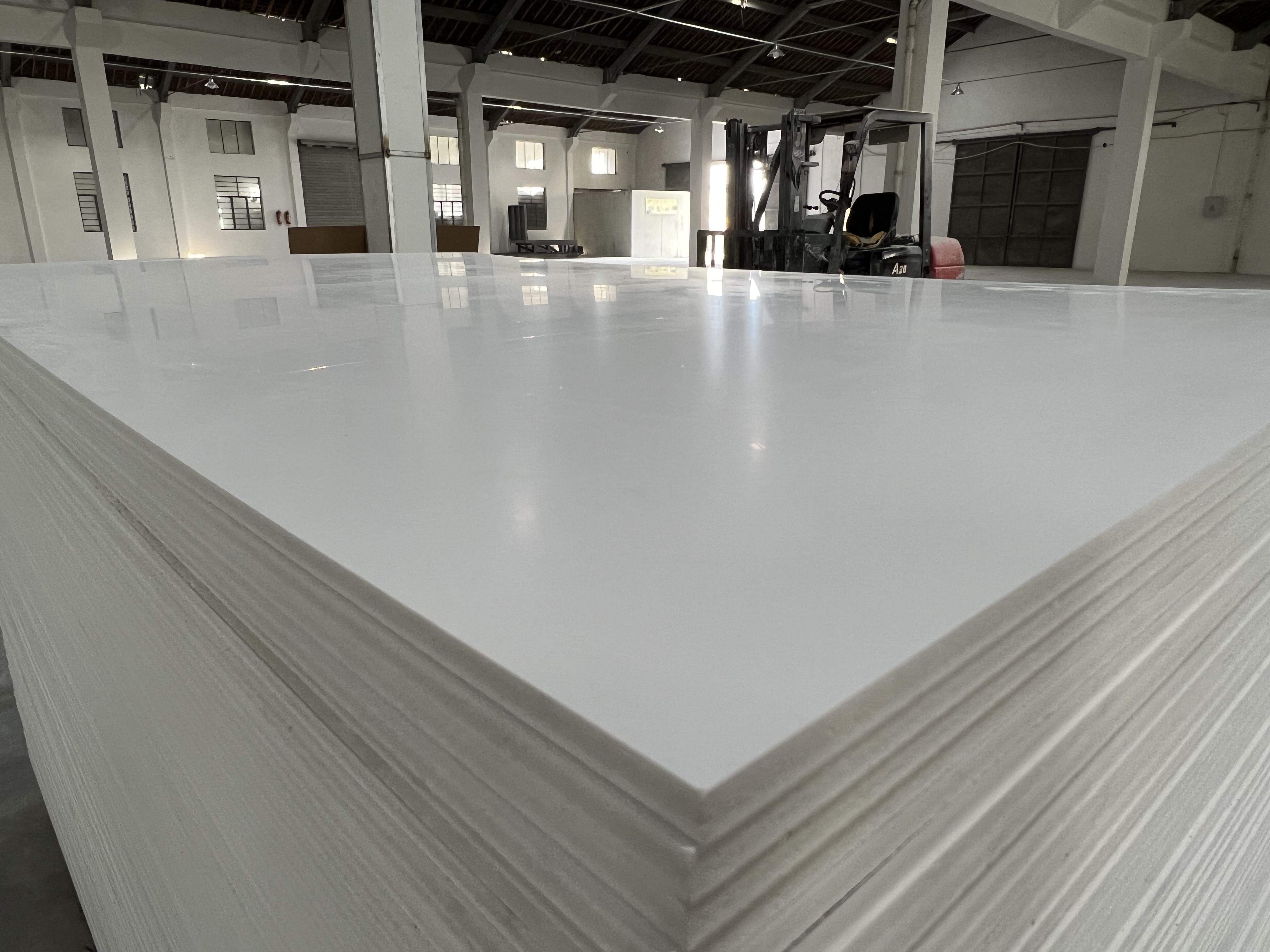 Fabriksbyggnadsmaterial PVC-skumplåt Högkvalitativ panelvägg PVC Celuka-bräda